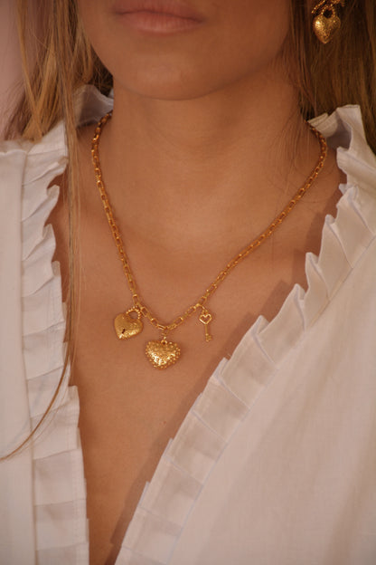 Antoniette gold Necklace